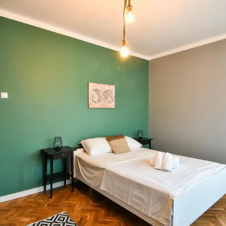 Nauticus Flat Center Apartmán *